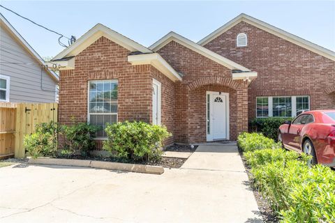 Photo of 1122 Ryon Street #B, Houston, TX 77009 (MLS # 69545815)