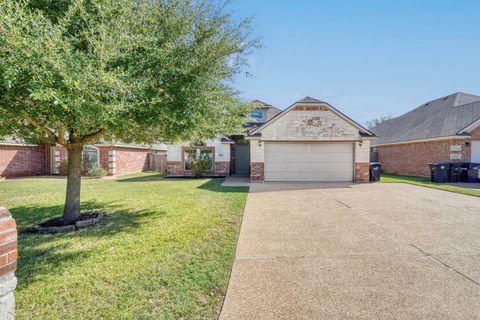 Photo of 904 Turtle Dove Trl, College Station, TX 77845 (MLS # 60184611)