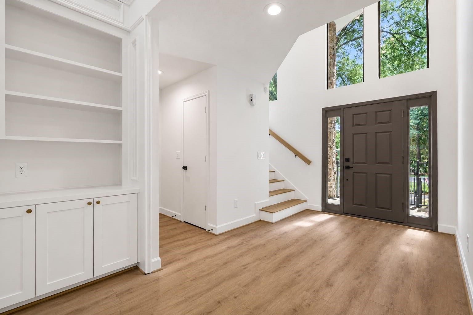 2 Crescent Falls Court