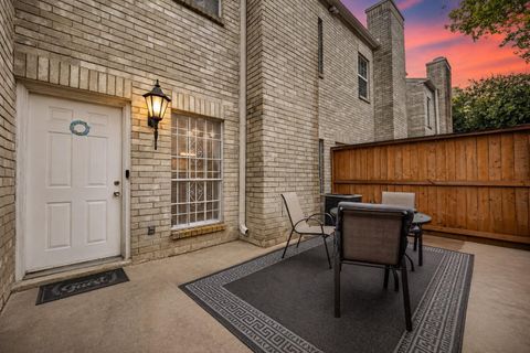 Photo of 3780 Tanglewilde Street #309, Houston, TX 77063 (MLS # 15556131)