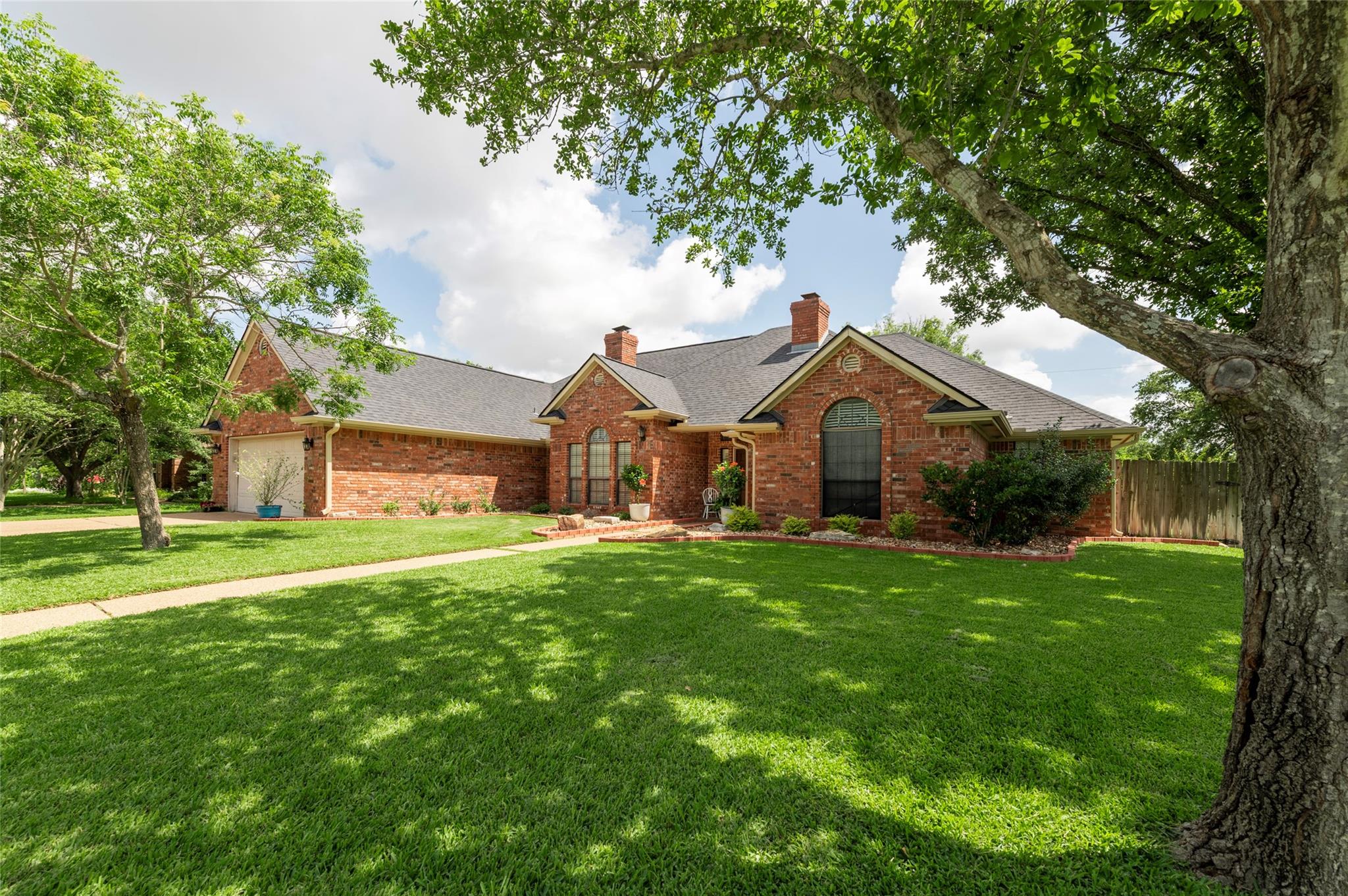 2905 Aztec Court