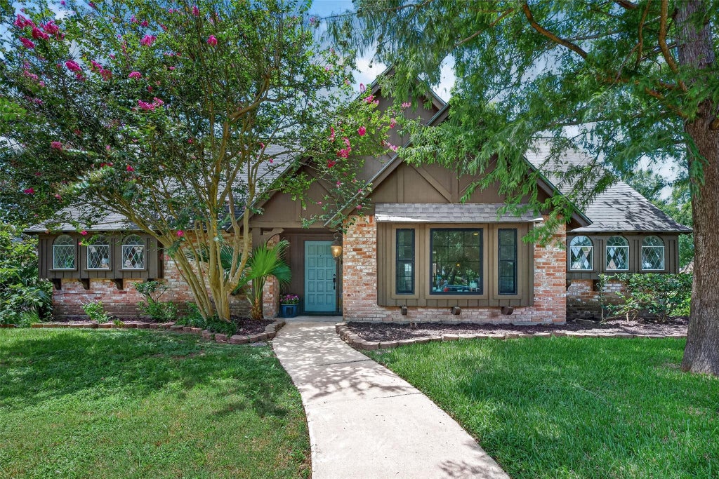 Photo of 4114 Willow Hill Drive, Seabrook, TX 77586 (MLS # 2342438)