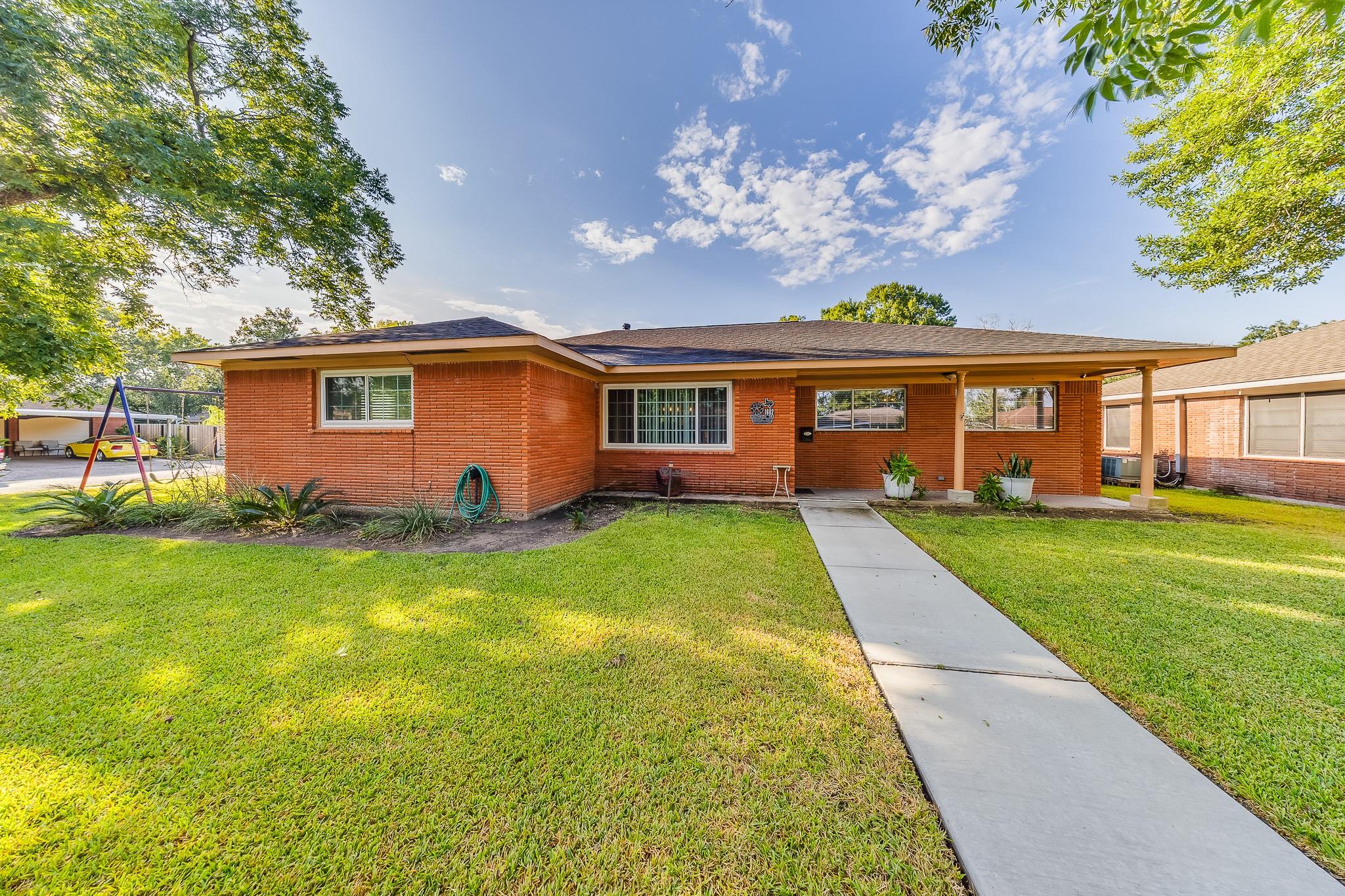 1602 Easthaven Drive