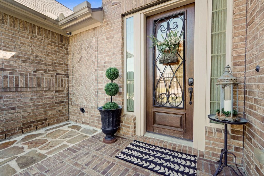 Photo of 16111 Summit Mist Court, Houston, TX 77044 (MLS # 29927989)