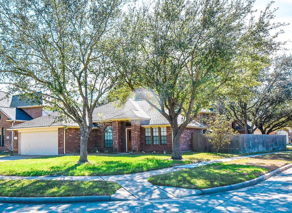 Photo of 21619 Oakcreek Court, Katy, TX 77450 (MLS # 61400145)