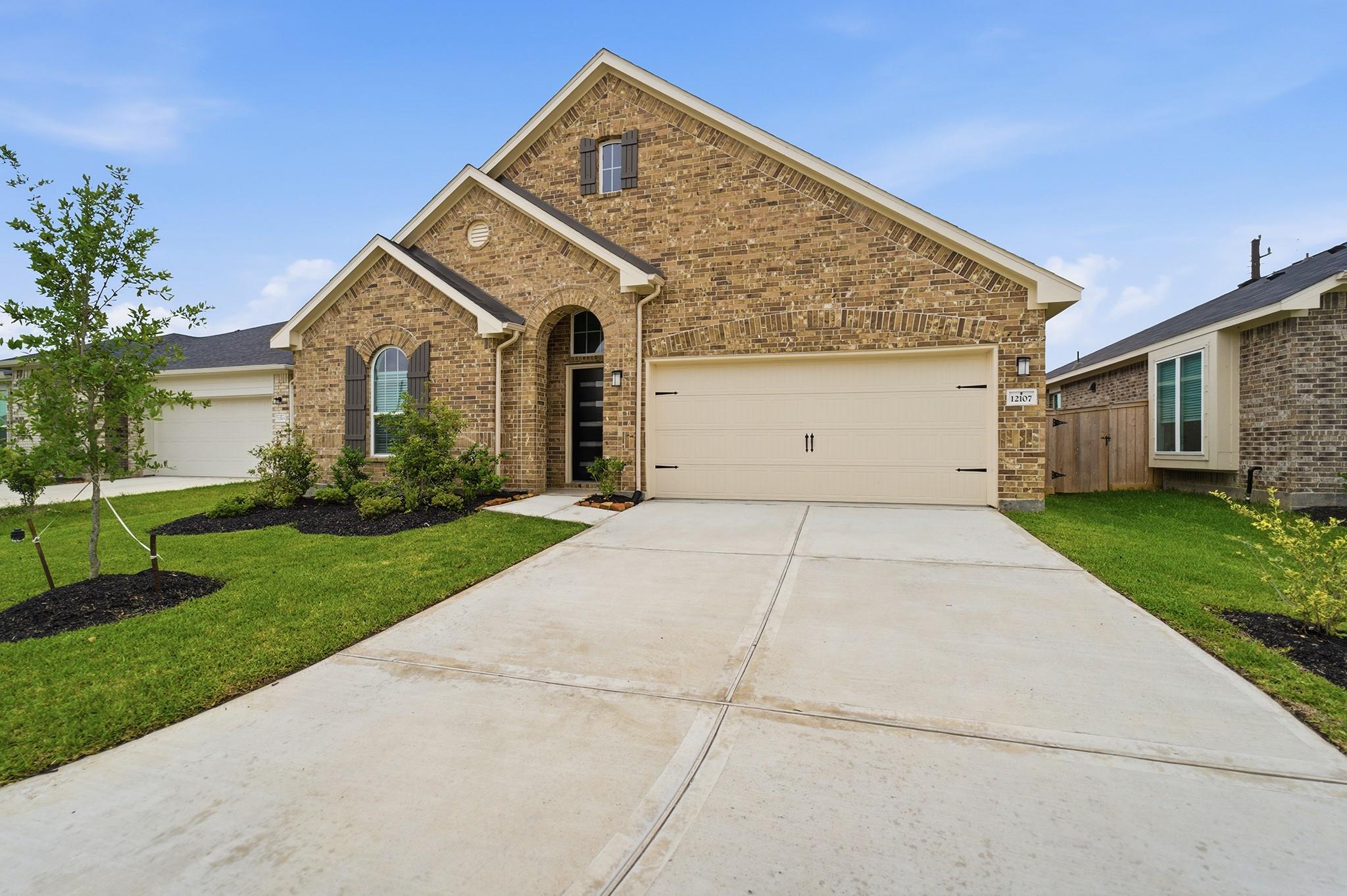 12107 N Wooden Mill Lane N