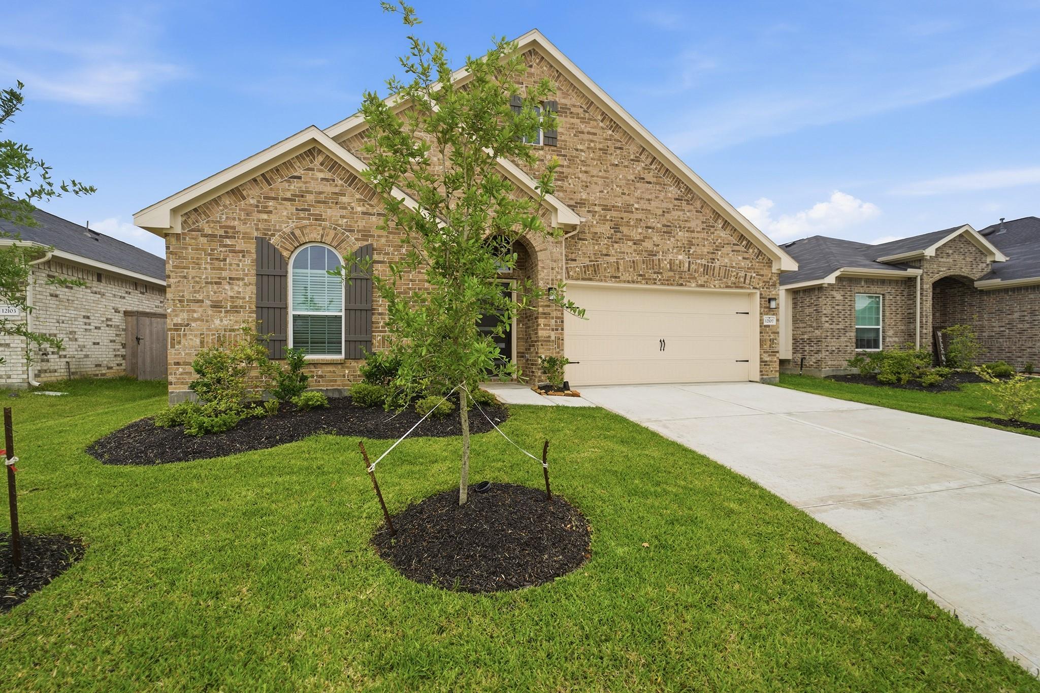 12107 N Wooden Mill Lane N