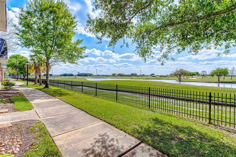 Photo of 2614 Arbor Hill Lane, Pearland, TX 77584 (MLS # 79338430)