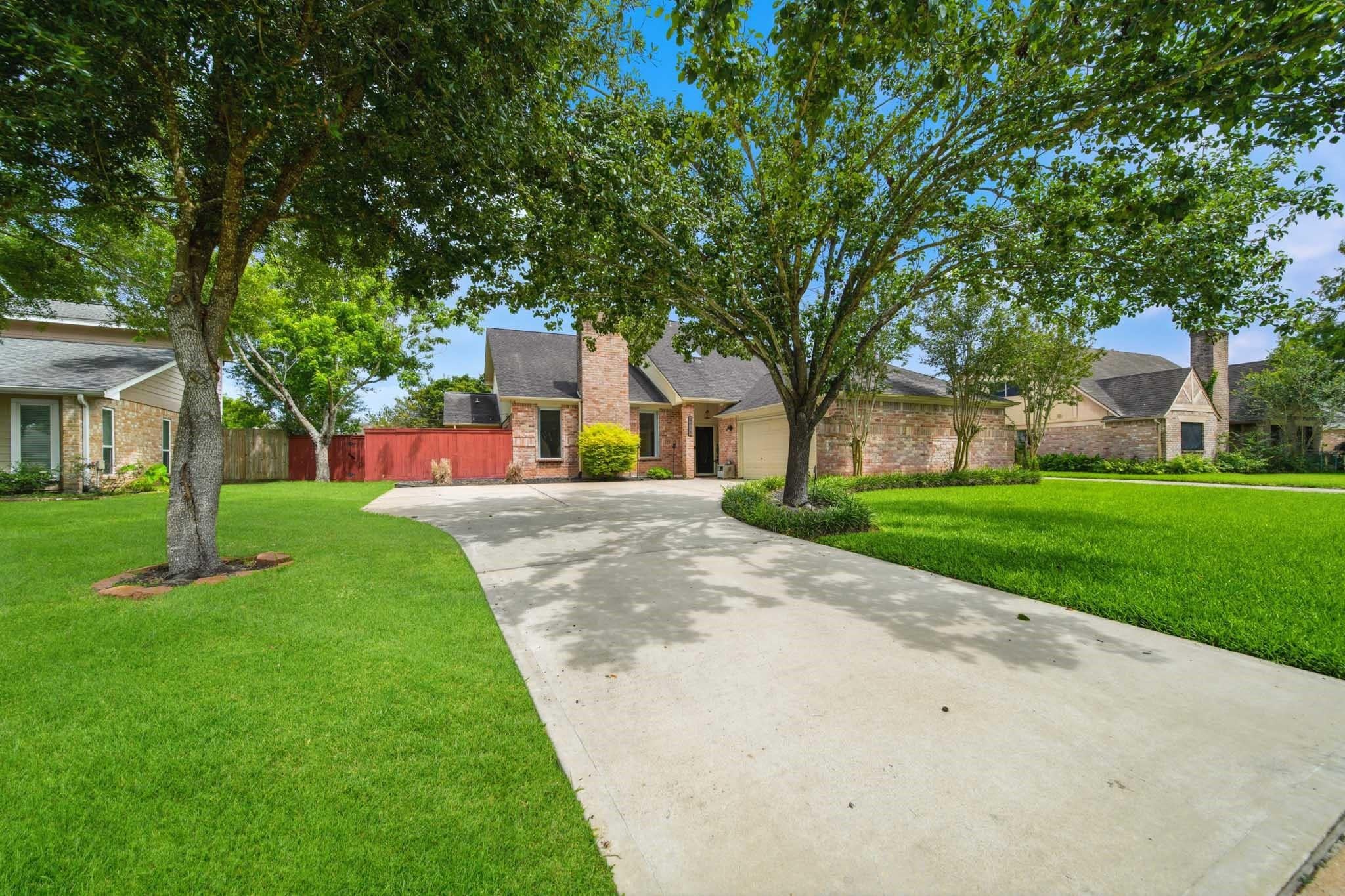 3815 W Valley Drive