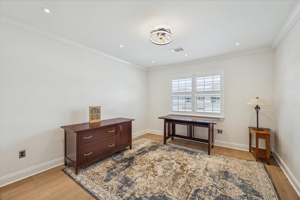 Photo of 5857 Valley Forge Drive #110, Houston, TX 77057 (MLS # 94524750)