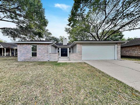 Photo of 743 S Iowa Avenue, League City, TX 77573 (MLS # 44853748)