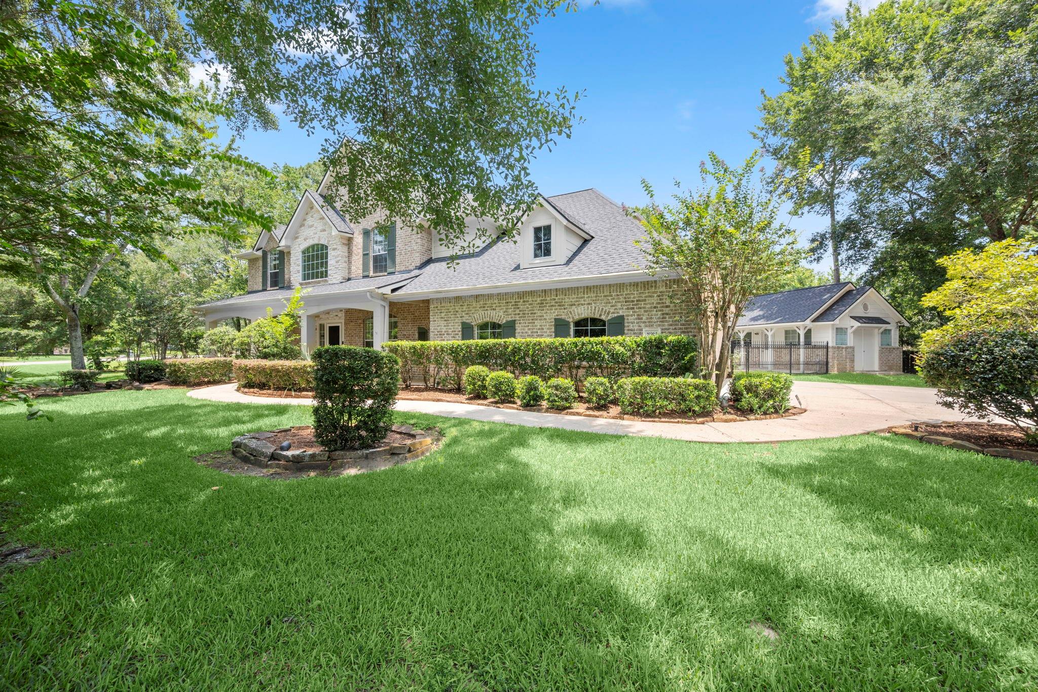 8961 Fallsbrook Court