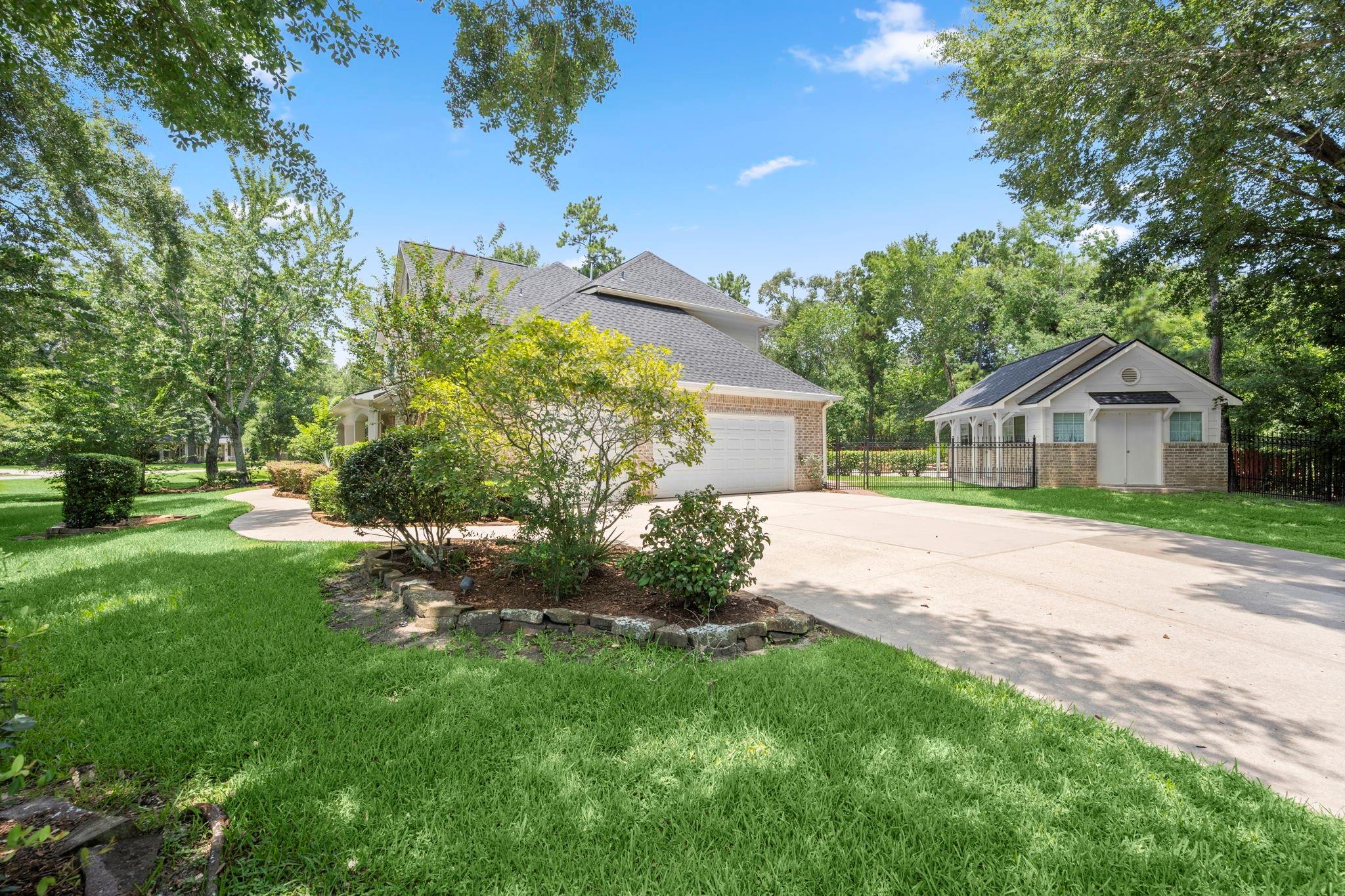 8961 Fallsbrook Court
