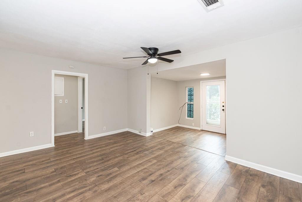 2523 S Broadway Street