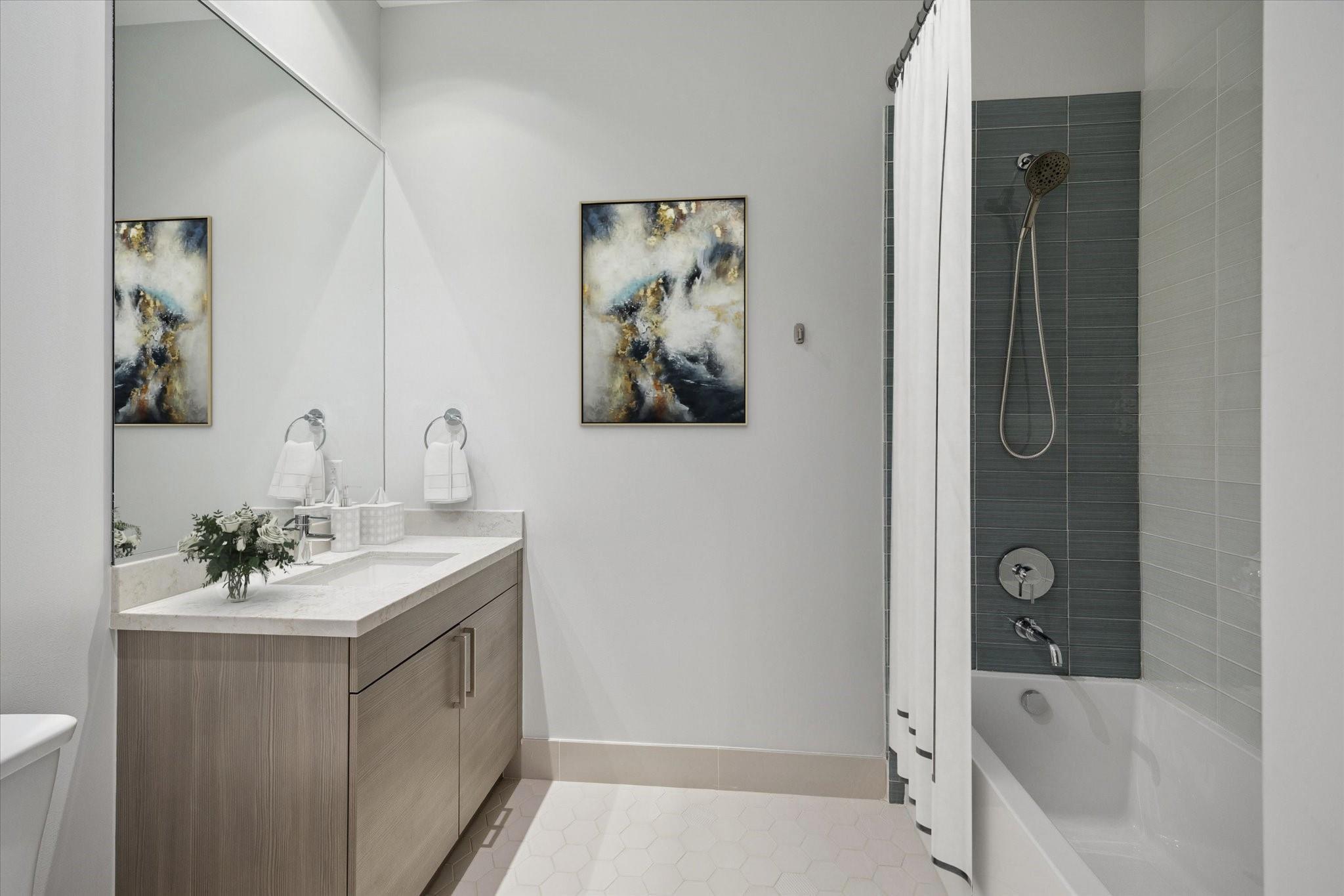 Houston, Texas 77056, United States, 3 Bedrooms Bedrooms, ,4 BathroomsBathrooms,Residential,Active,164061