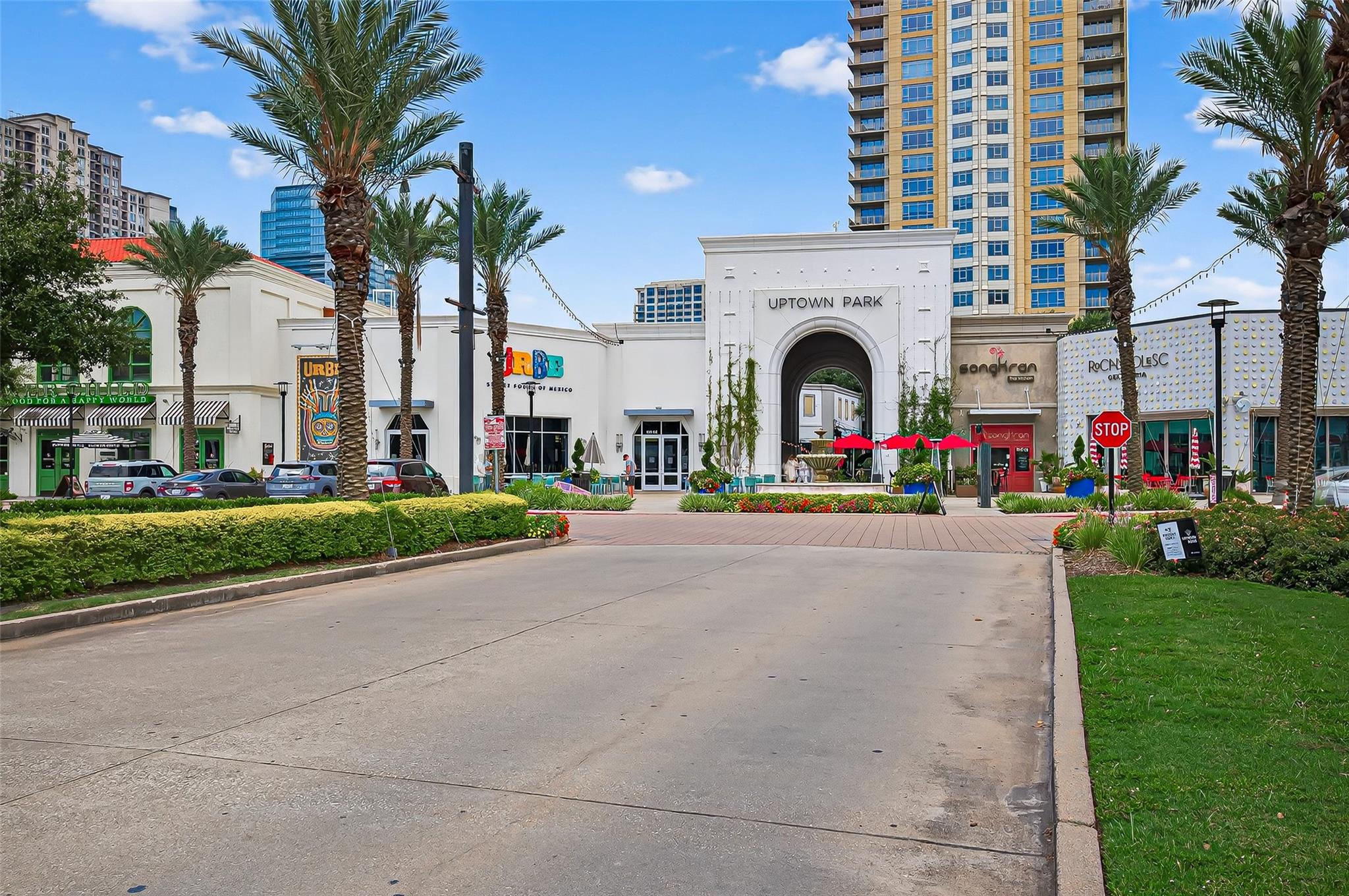 Houston, Texas 77056, United States, 3 Bedrooms Bedrooms, ,4 BathroomsBathrooms,Residential,Active,164061