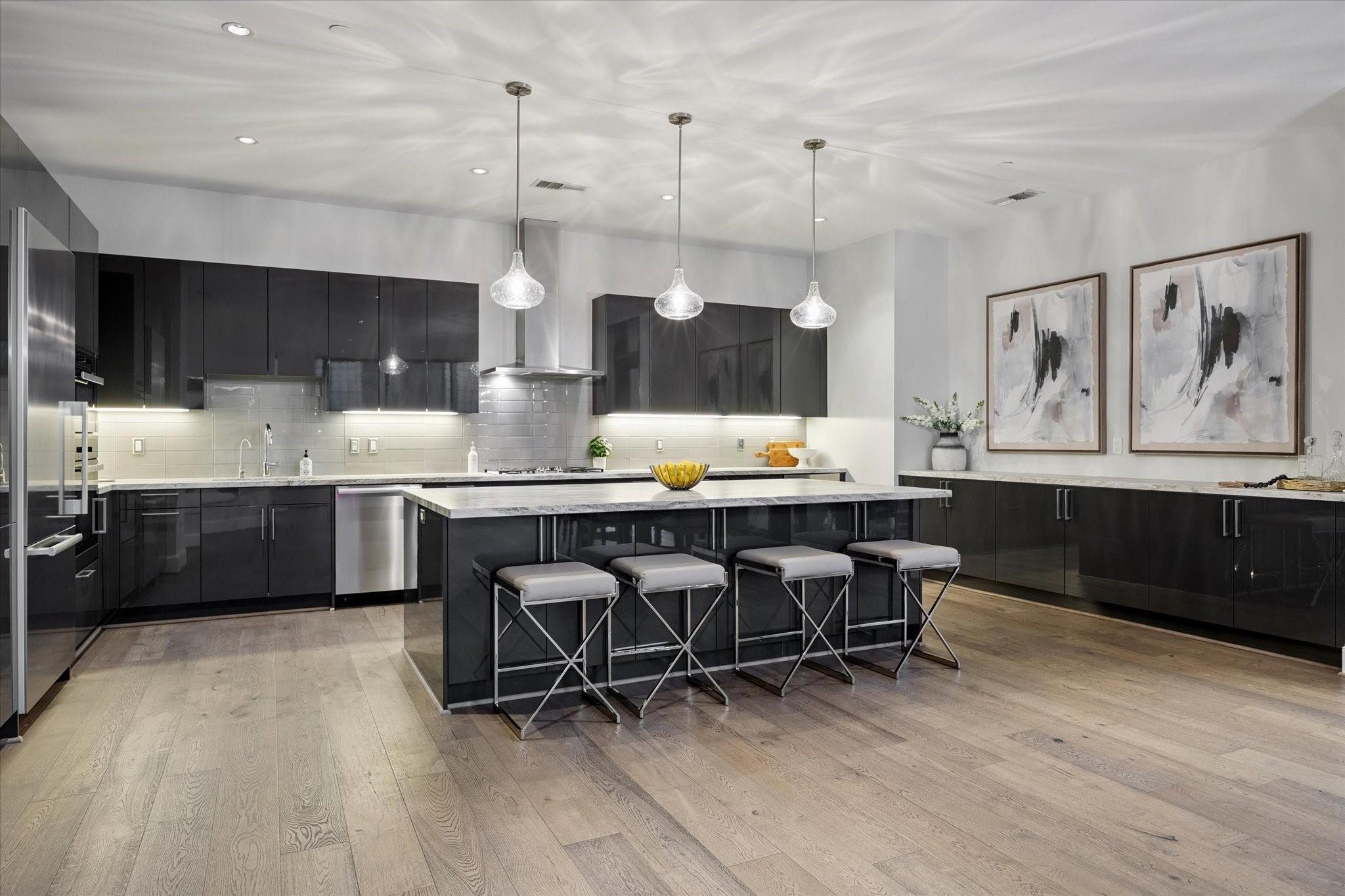 Houston, Texas 77056, United States, 3 Bedrooms Bedrooms, ,4 BathroomsBathrooms,Residential,Active,164061