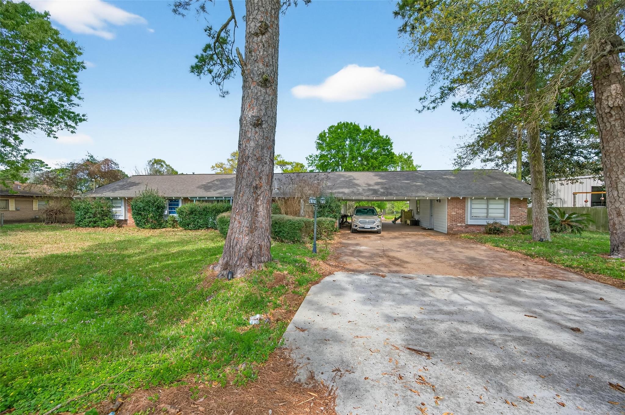 614 Pine Circle