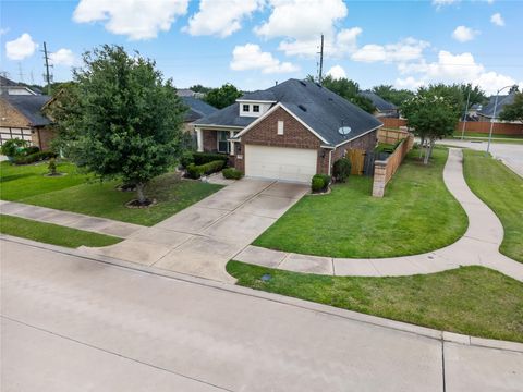 Homes For Sale - 19202 Cannon Hills Lane<br/> Richmond, TX 77407