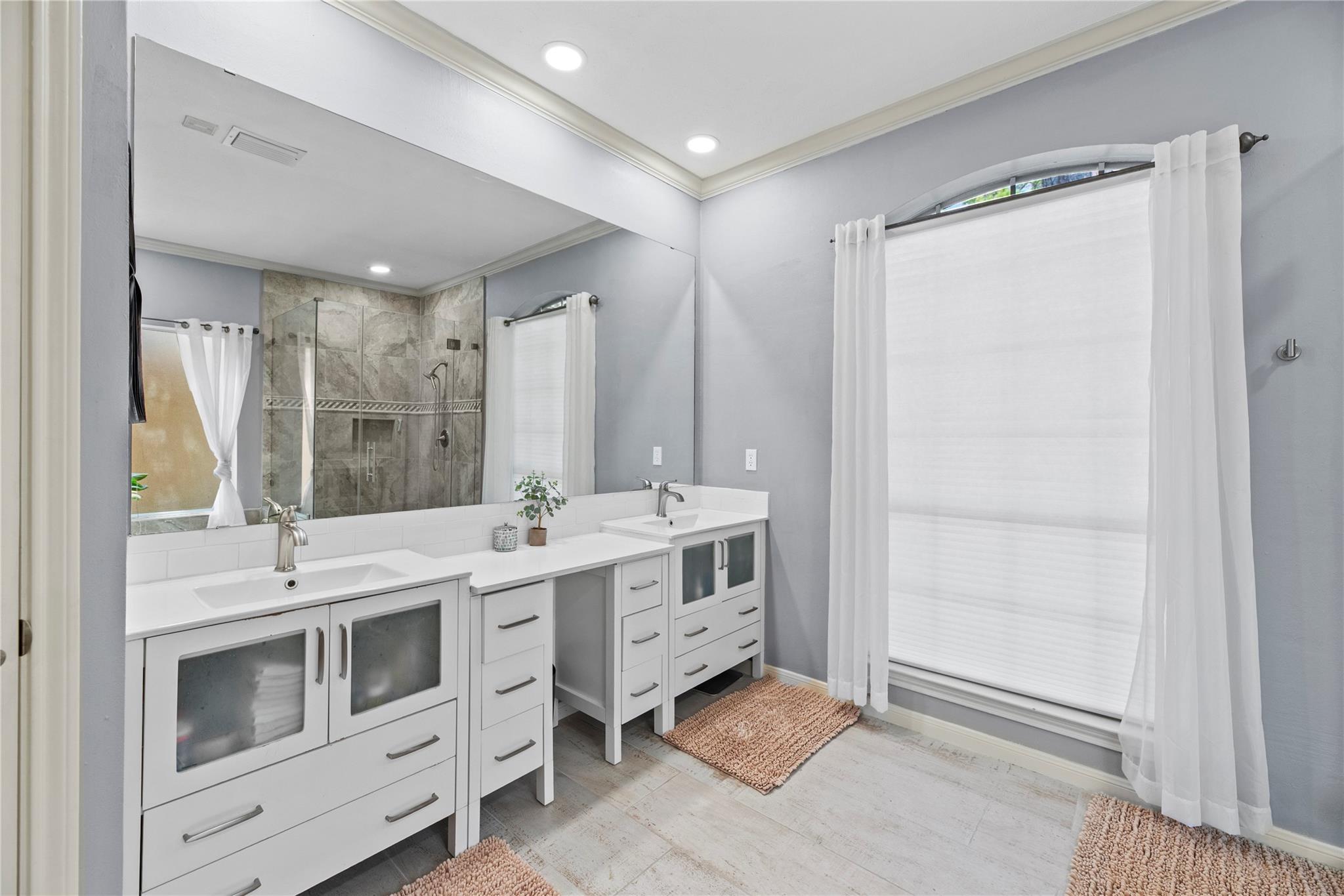 1814 Breezy Bend Drive