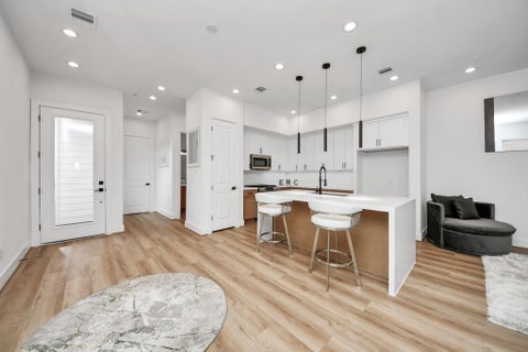 Tiny photo for 505 Middle Street, Houston, TX 77003 (MLS # 62803457)