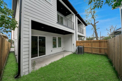 Tiny photo for 505 Middle Street, Houston, TX 77003 (MLS # 62803457)