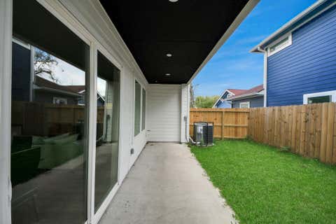 Tiny photo for 505 Middle Street, Houston, TX 77003 (MLS # 62803457)