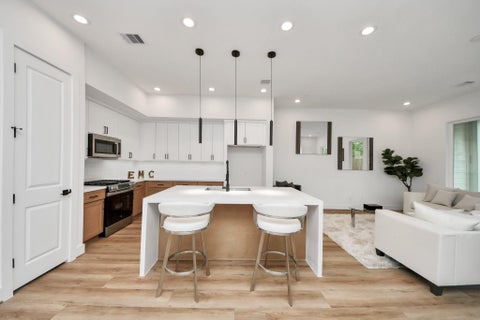 Tiny photo for 505 Middle Street, Houston, TX 77003 (MLS # 62803457)