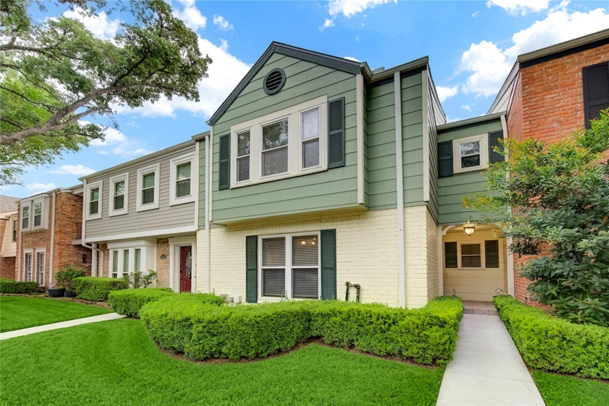 1206 Country Place Drive