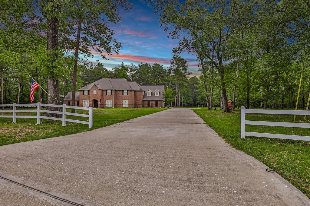 Photo of 29006 Reserve Bend Dr Drive, Huffman, TX 77336 (MLS # 48314857)