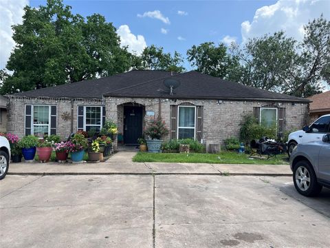 Photo of 12207 White Cap Lane, Houston, TX 77072 (MLS # 18521829)