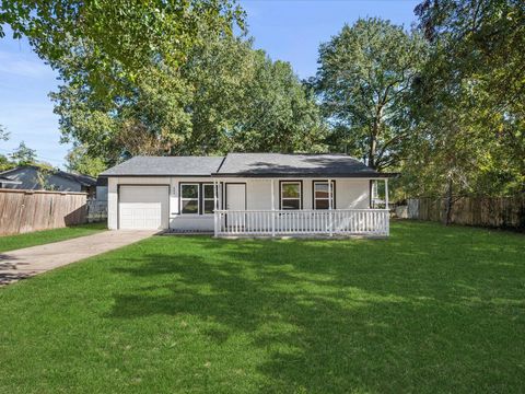 Homes For Sale - 506 Worsham Street<br/> Montgomery, TX 77316