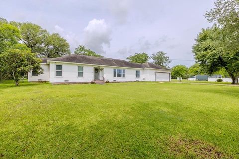 Photo of 1520 North Drive, Bay City, TX 77414 (MLS # 78856132)