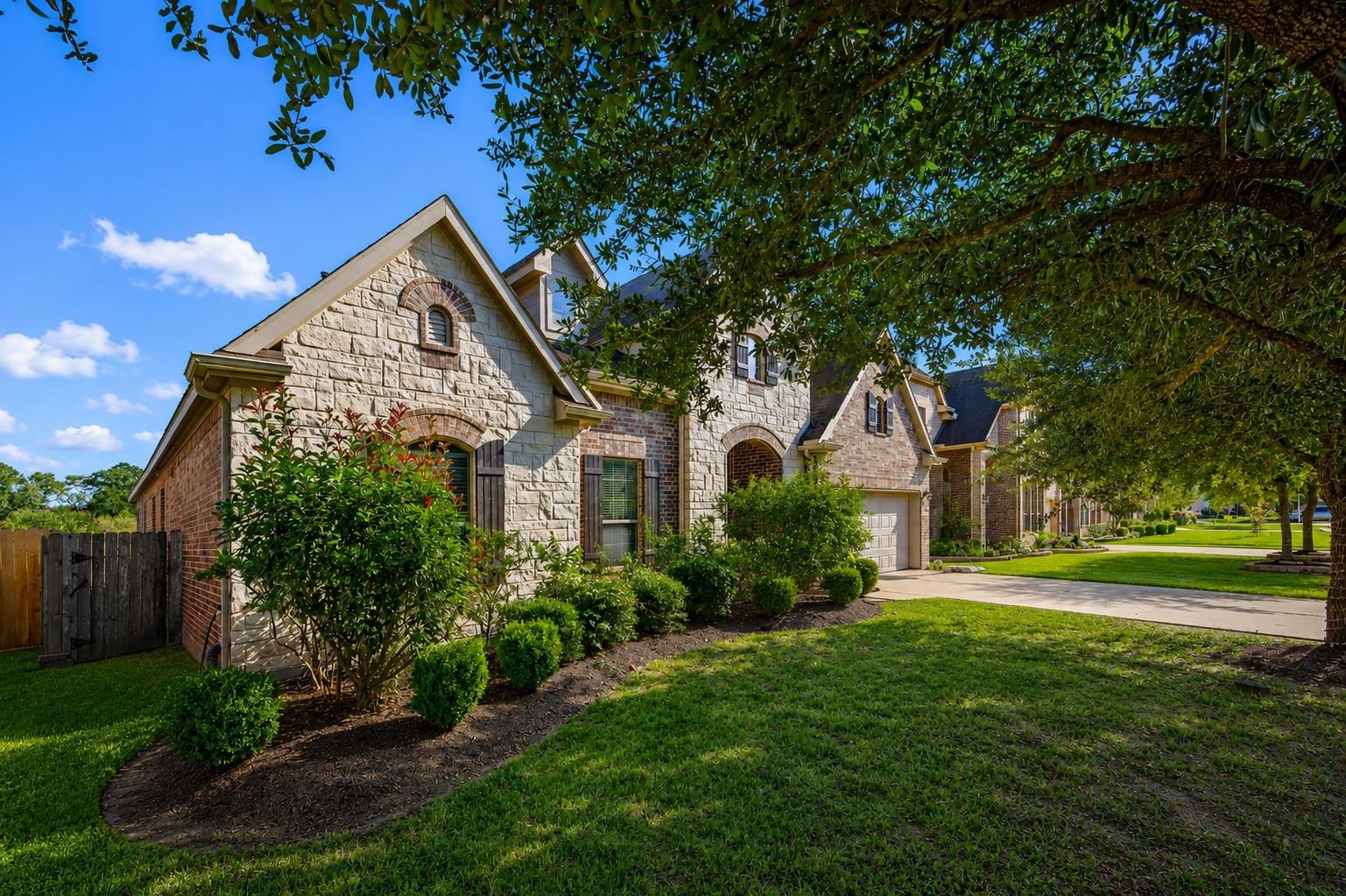 4213 Sycamore Point