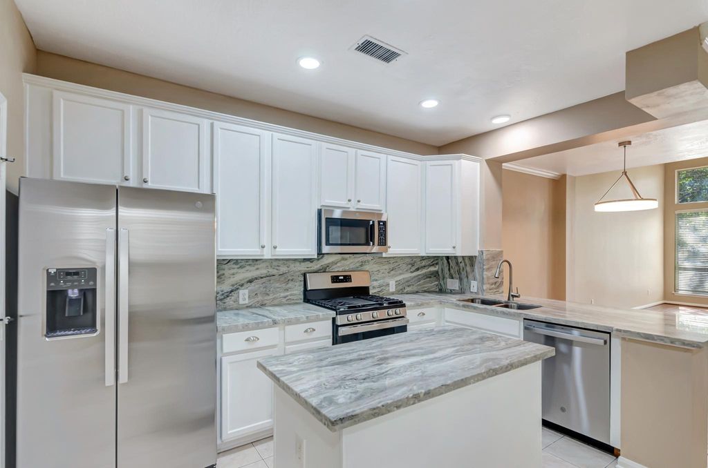 Photo of 126 Wintergreen Trl, The Woodlands, TX 77382 (MLS # 49726285)