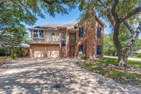 Photo of 523 Aberdeen Way, Highlands, TX 77562 (MLS # 46634034)