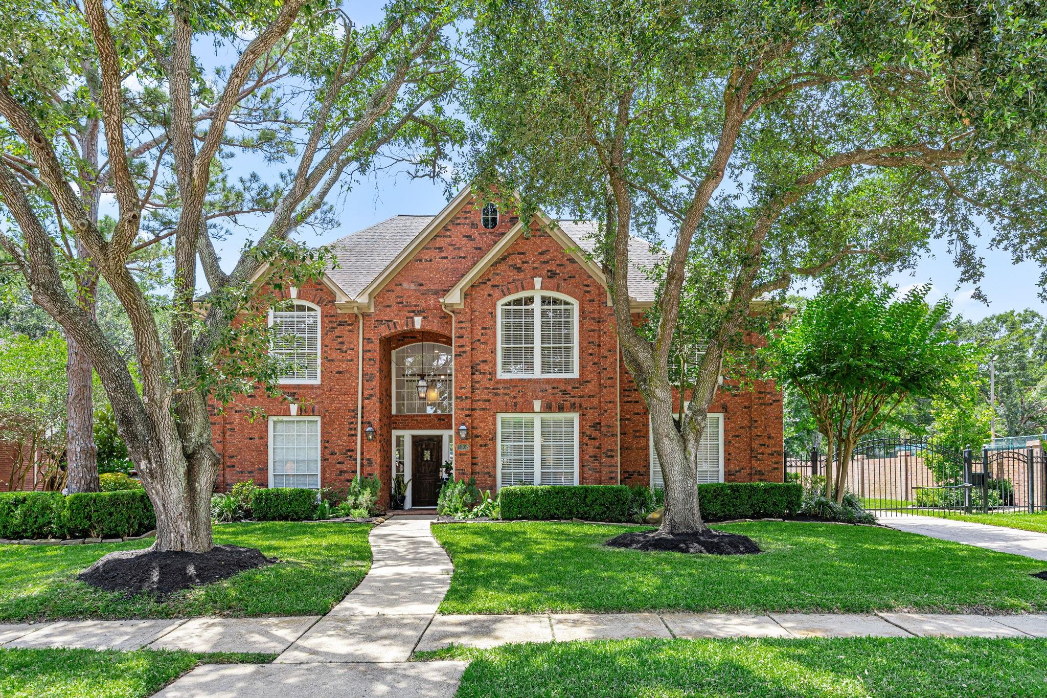 3302 S Lake Village Dr