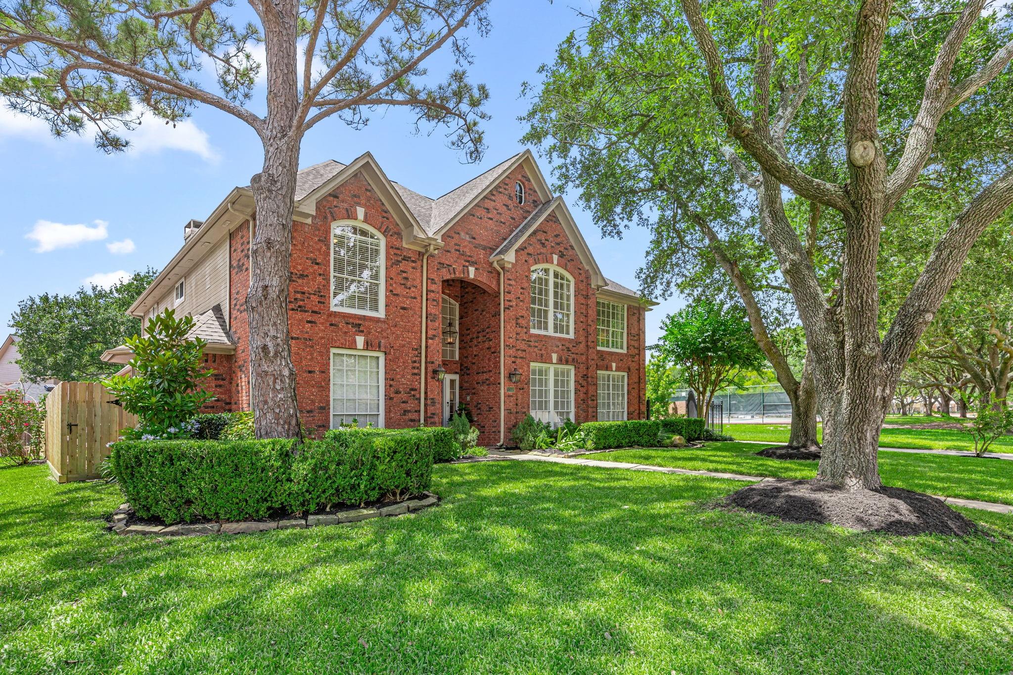 3302 S Lake Village Dr