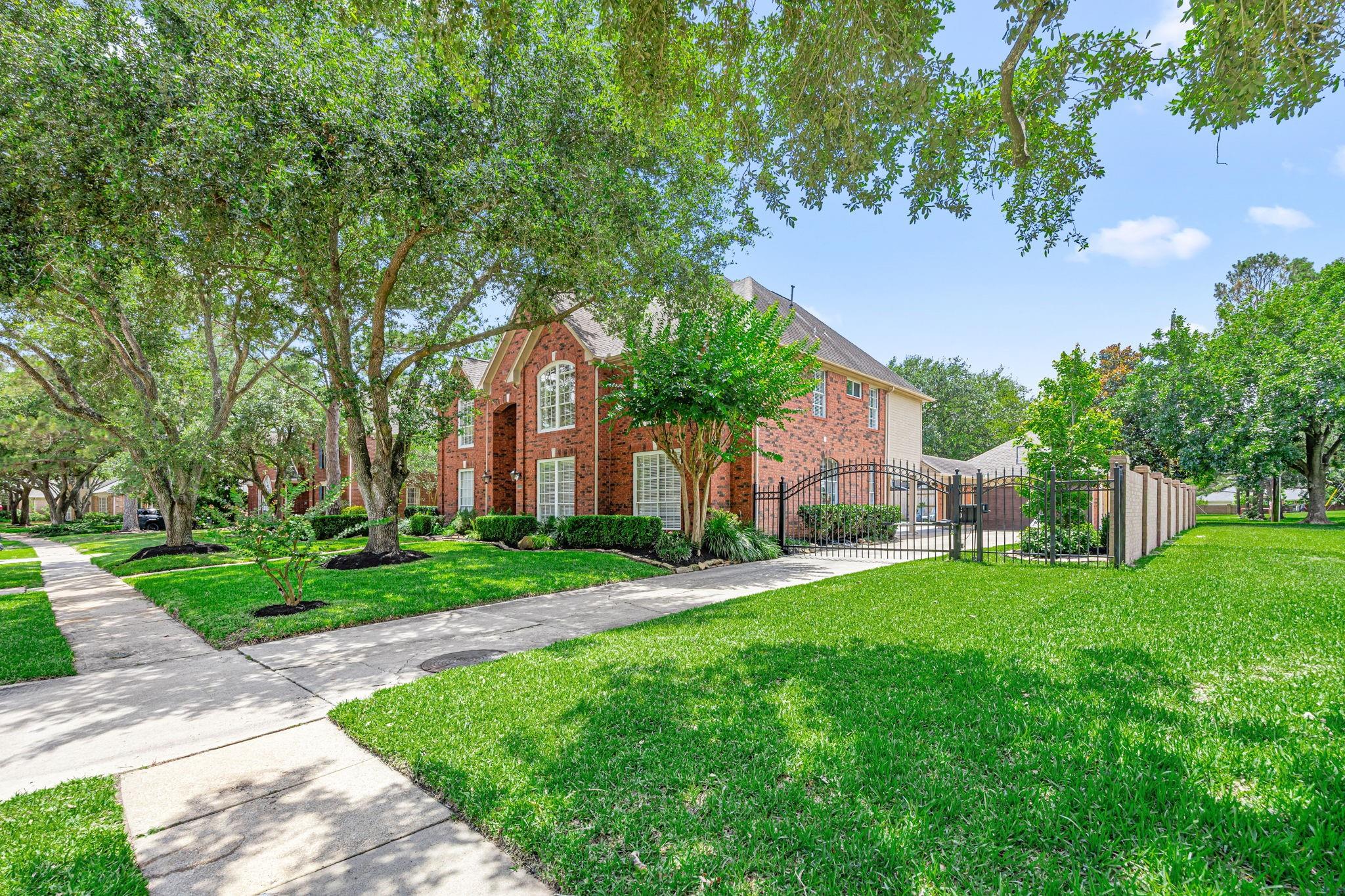 3302 S Lake Village Dr