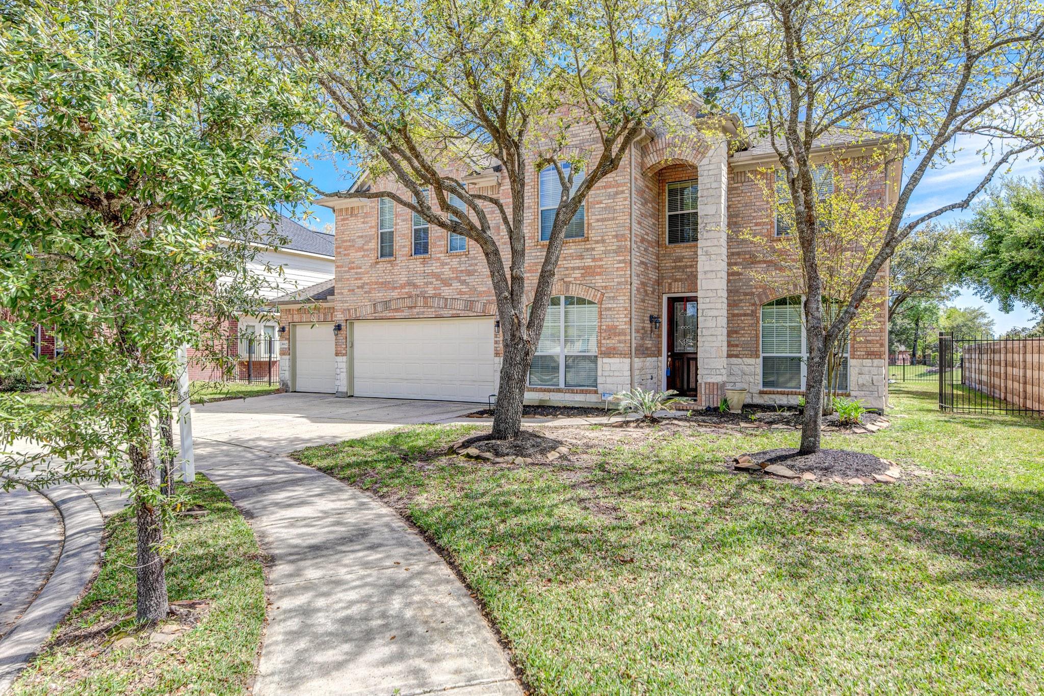 3002 Vincent Crossing Drive
