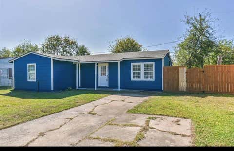 Photo of 927 W 10th Street, Freeport, TX 77541 (MLS # 32310988)