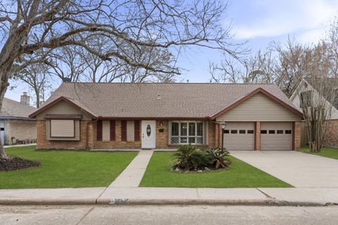 1620 Beachcomber Lane Houston TX 77062