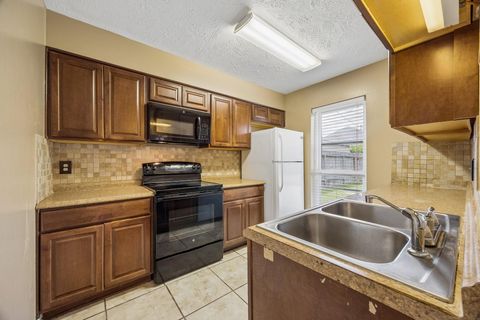 Tiny photo for 13518 Greenbriar Drive, Sugar Land, TX 77498 (MLS # 69236375)