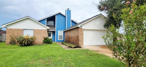 Photo of 129 Wagon Lane Loop Lane N, Angleton, TX 77515 (MLS # 31293755)
