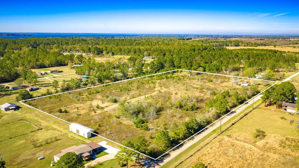 Photo of 331 Longhorn Drive N, Livingston, TX 77351 (MLS # 85356954)