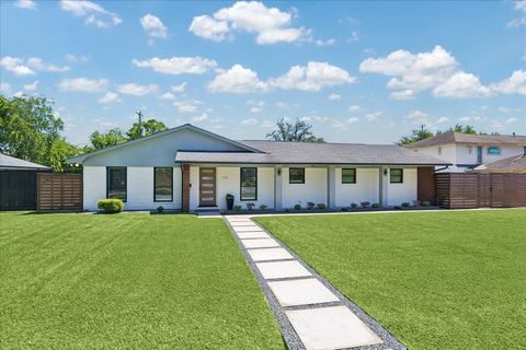 Photo of 1722 Crownover Road, Houston, TX 77080 (MLS # 88962545)