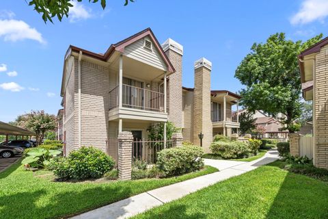 Photo of 2120 El Paseo Street #2602, Houston, TX 77054 (MLS # 73196170)