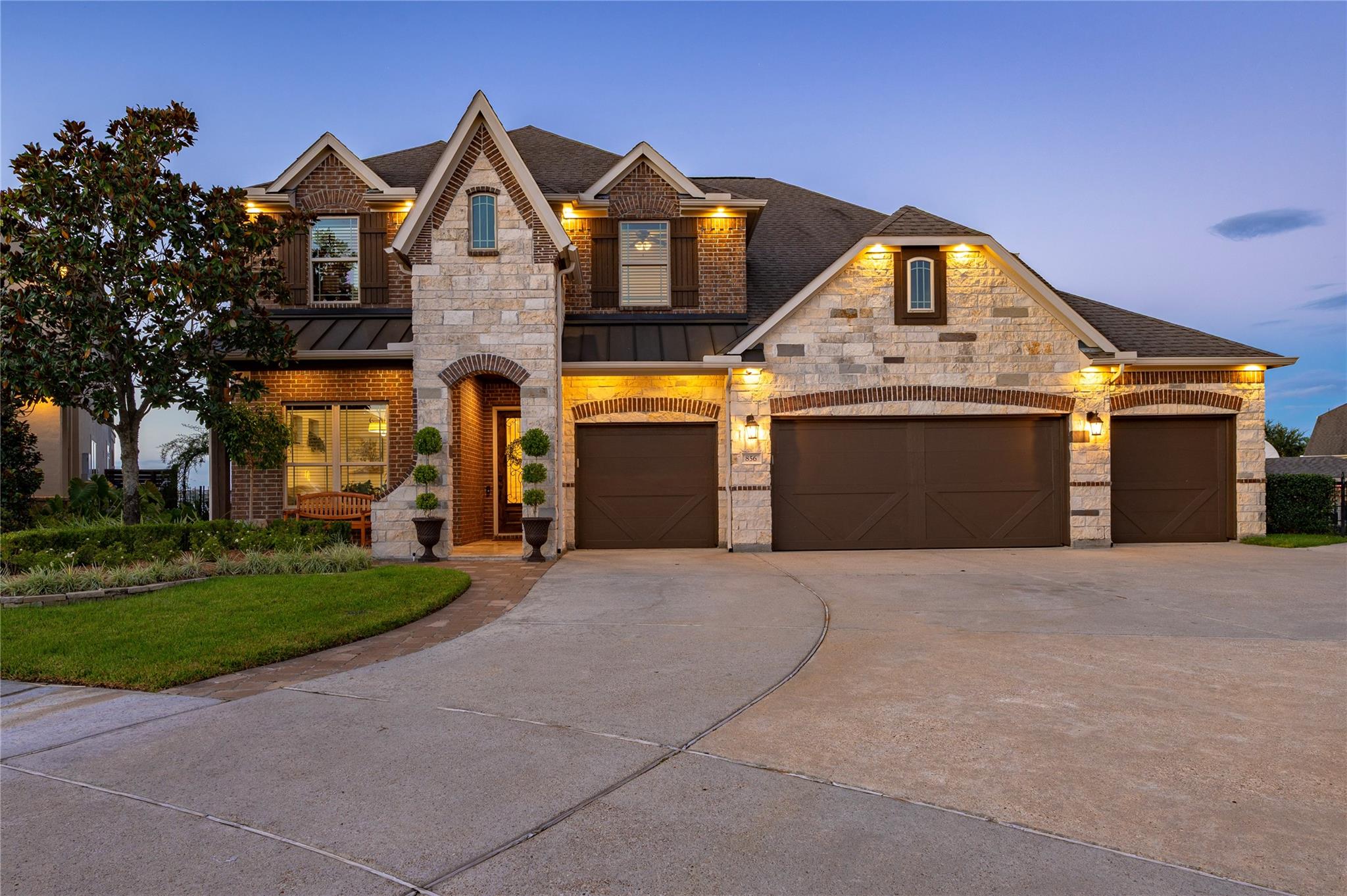 856 Signature Cove