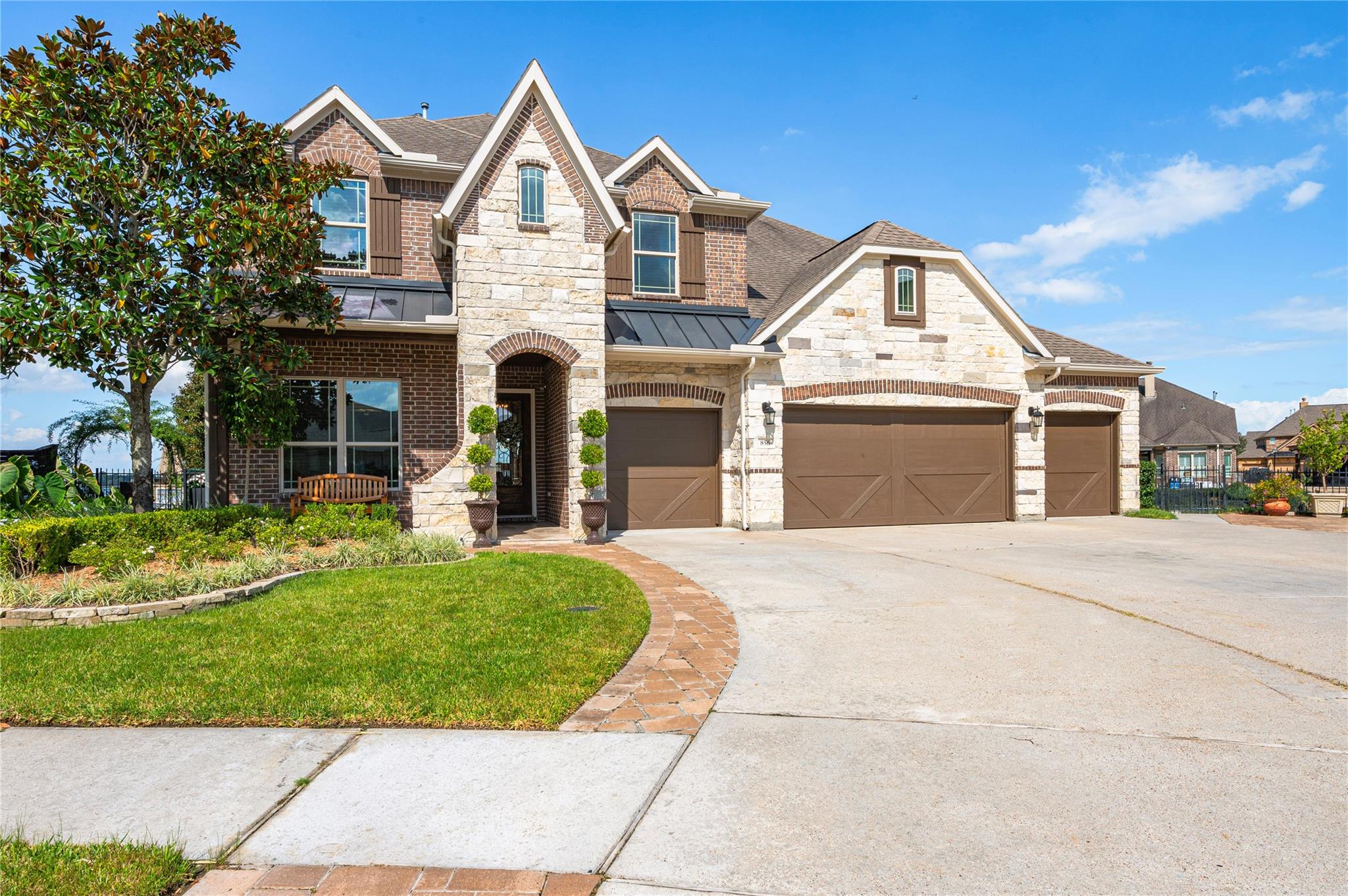 856 Signature Cove