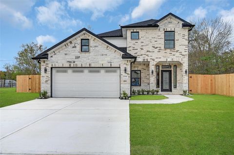 Photo of 13104 Donegal Way, Houston, TX 77047 (MLS # 49888382)